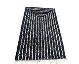 Navy / Cream Flatweave Wool Geometric Area Rug 5’ x 7’6”